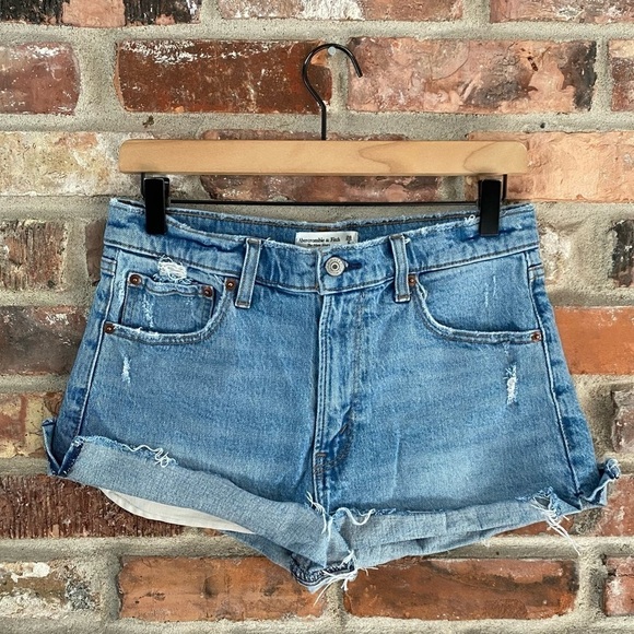 Abercrombie & Fitch The Mom Jean Shorts - Picture 2 of 5